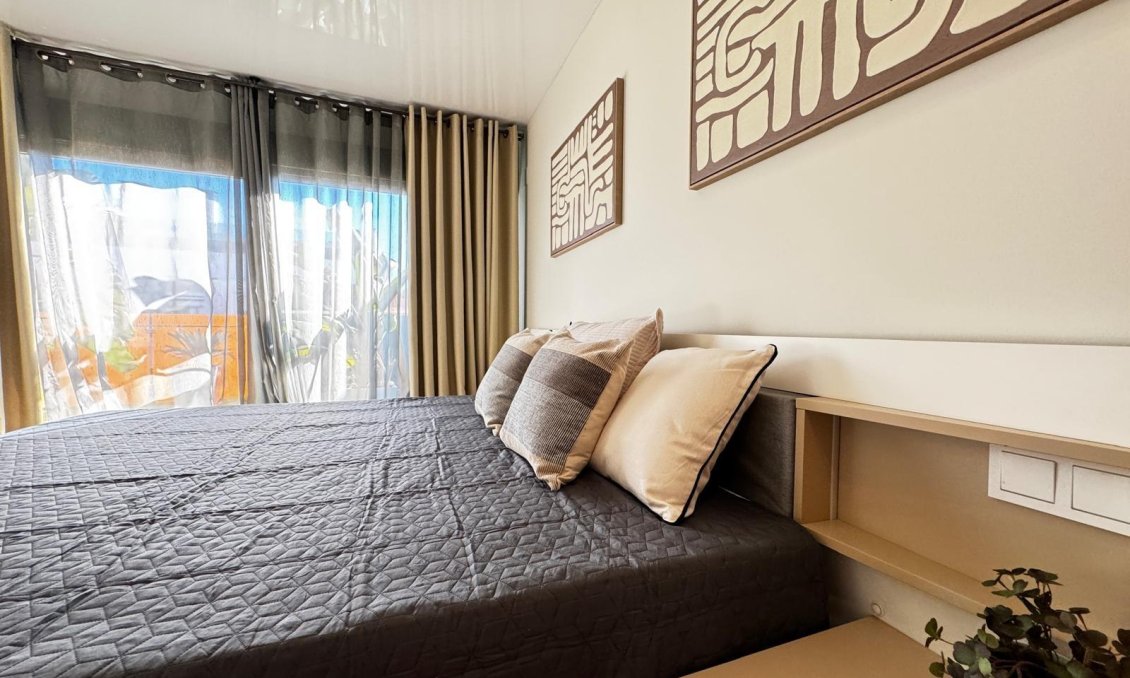 Revânzare - Mansardă -
Torrevieja - Estacion De Autobuses