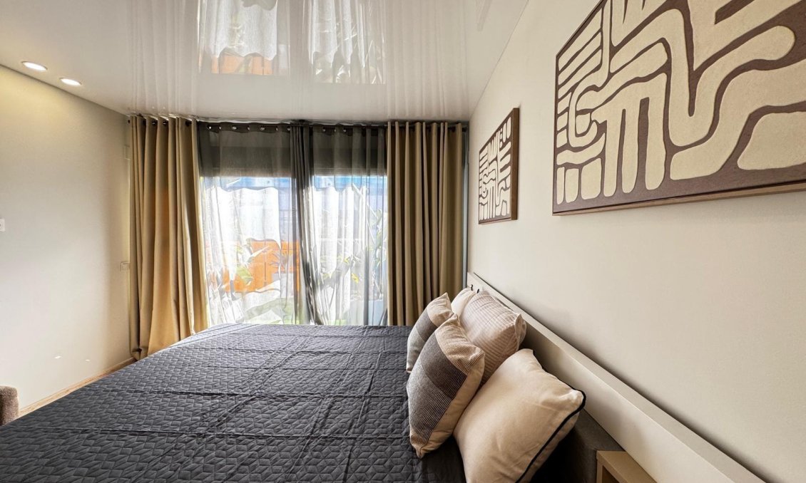 Revânzare - Mansardă -
Torrevieja - Estacion De Autobuses