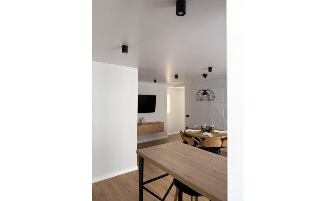 Segunda mano - Apartamento -
Torrevieja - Paseo Maritimo