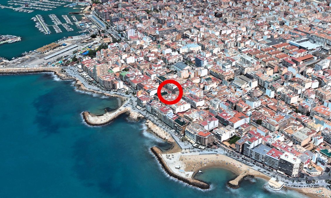 Segunda mano - Apartamento -
Torrevieja - Paseo Maritimo
