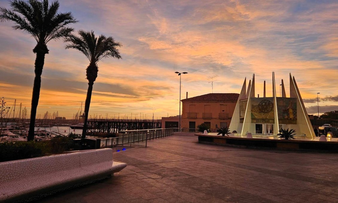 Segunda mano - Apartamento -
Torrevieja - Paseo Maritimo