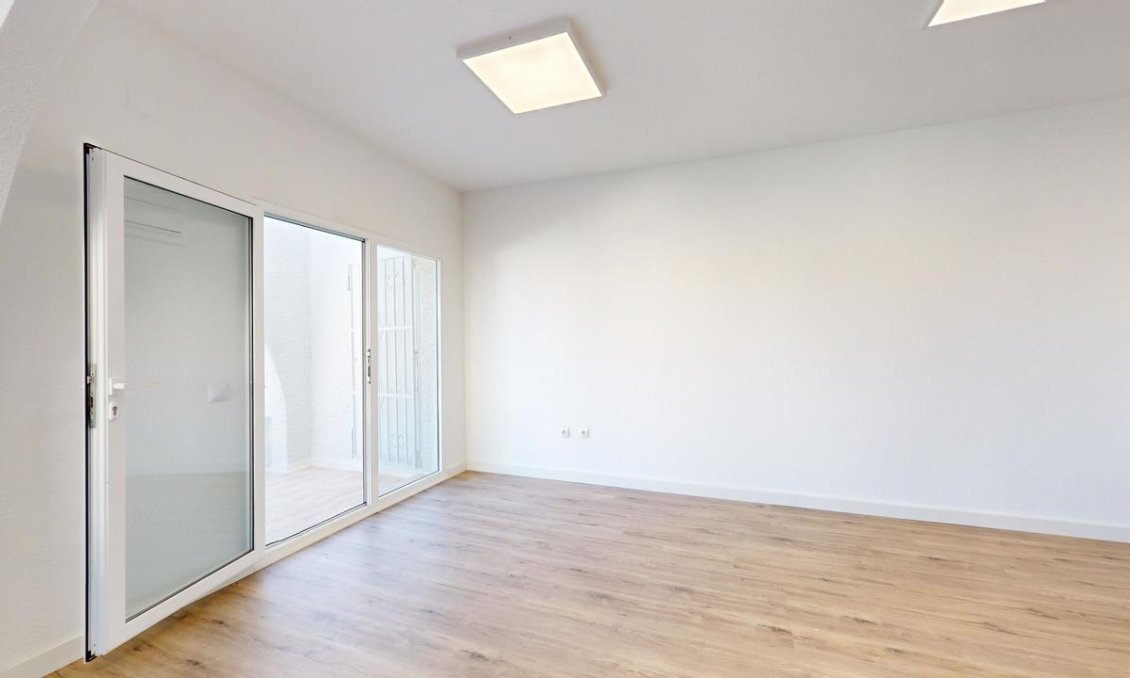 Használt Ingatlanok - Bungaló -
Villamartin - Costa Blanca