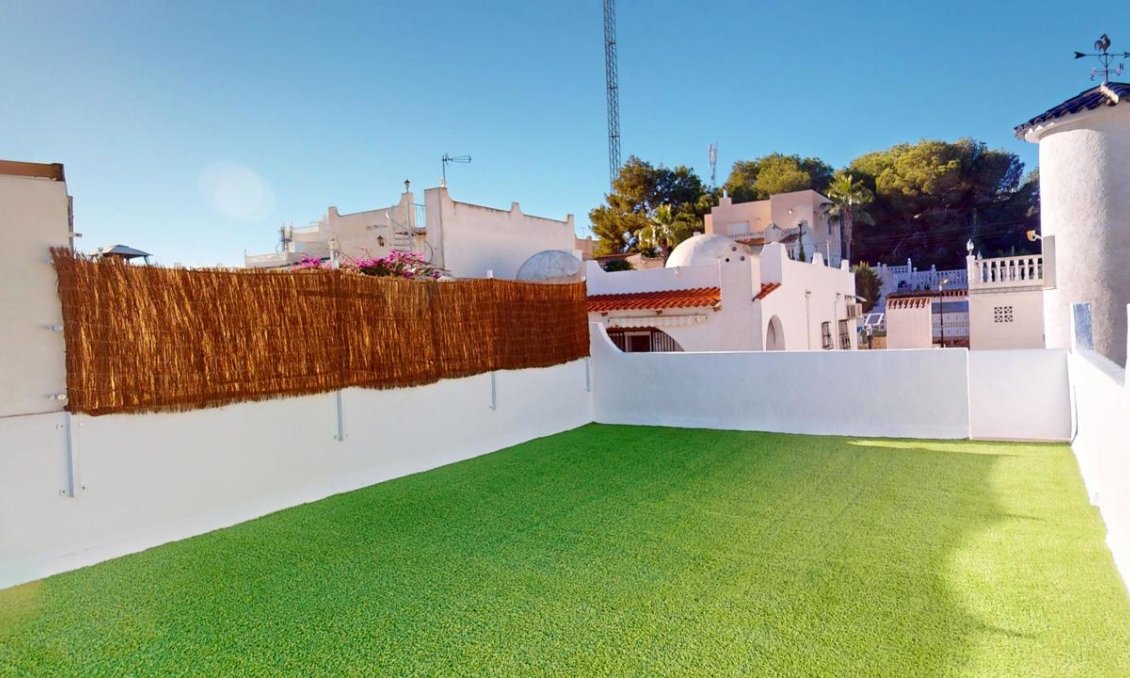 Használt Ingatlanok - Bungaló -
Villamartin - Costa Blanca