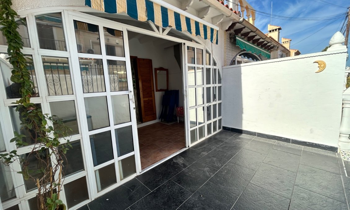 Használt Ingatlanok - Sorház -
El Chaparral - Inland