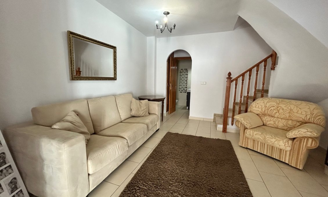 Használt Ingatlanok - Sorház -
El Chaparral - Inland