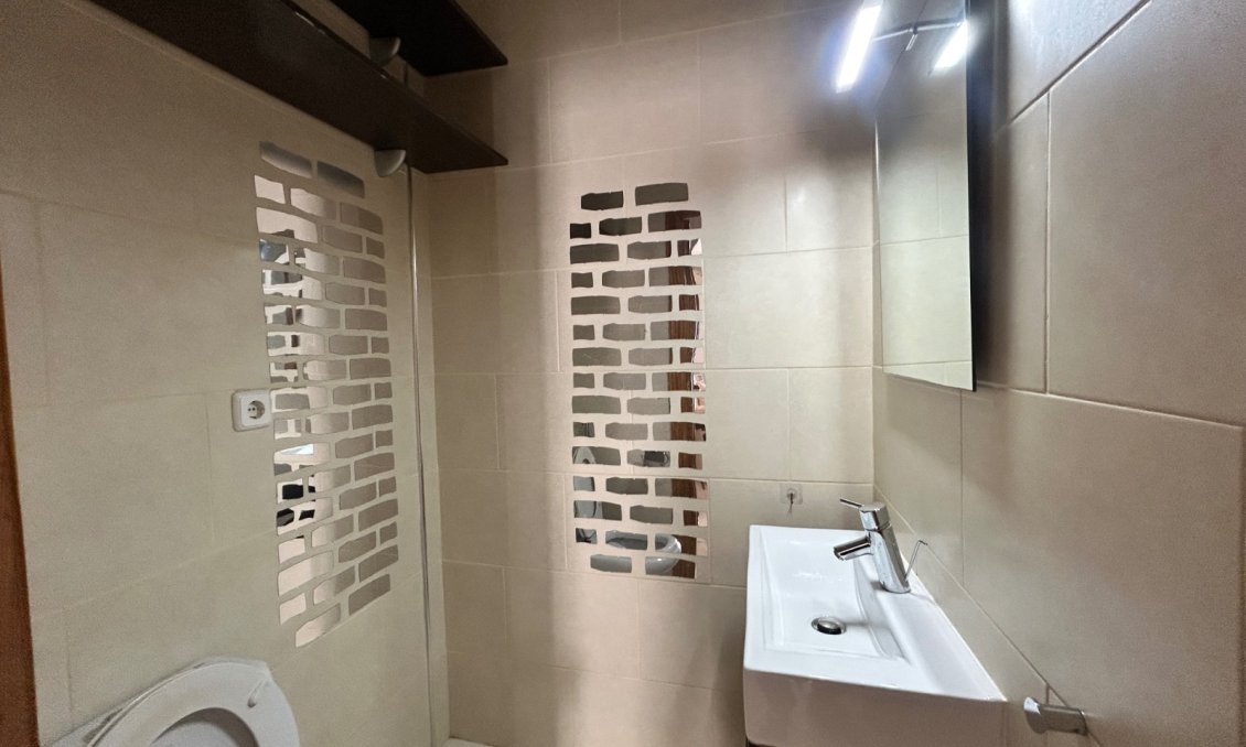 Használt Ingatlanok - Sorház -
El Chaparral - Inland