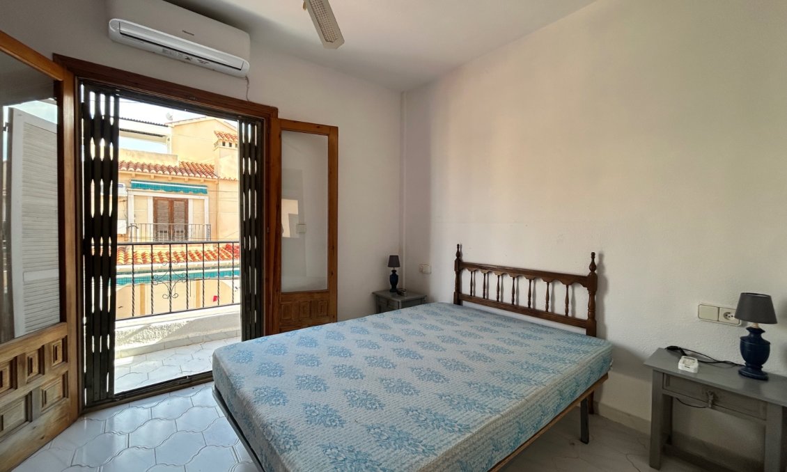 Használt Ingatlanok - Sorház -
El Chaparral - Inland