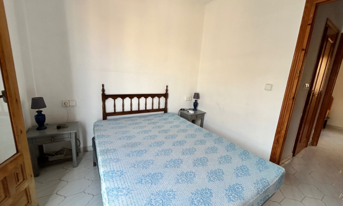 Használt Ingatlanok - Sorház -
El Chaparral - Inland