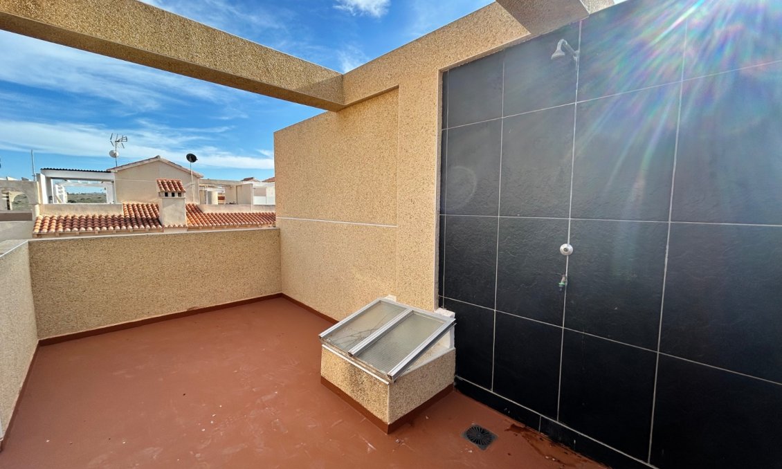 Használt Ingatlanok - Sorház -
El Chaparral - Inland