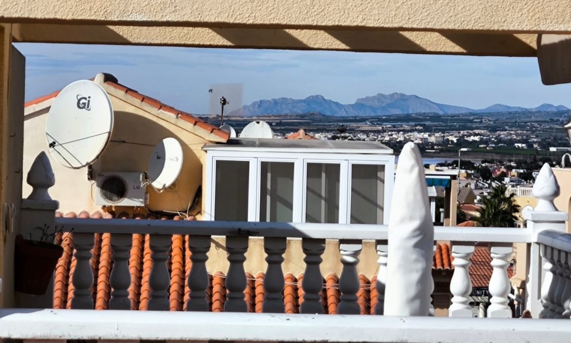 Használt Ingatlanok - Sorház -
El Chaparral - Inland