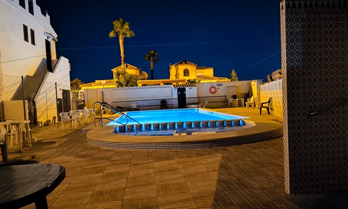 Használt Ingatlanok - Sorház -
El Chaparral - Inland