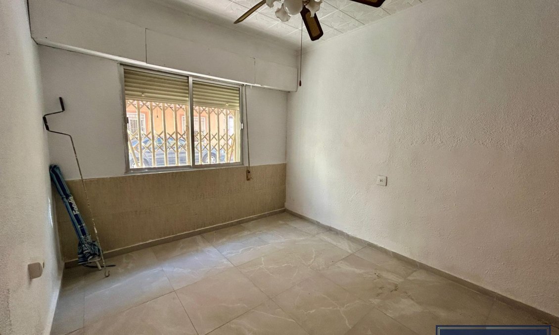 Segunda mano - Apartamento -
Torrevieja - Centro