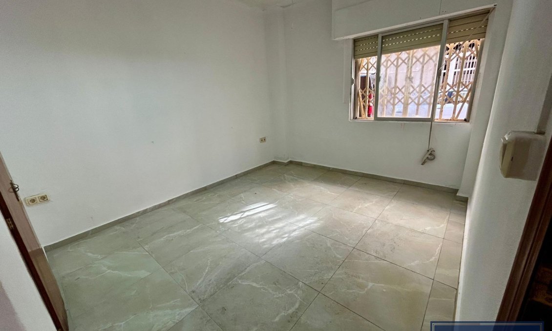 Segunda mano - Apartamento -
Torrevieja - Centro