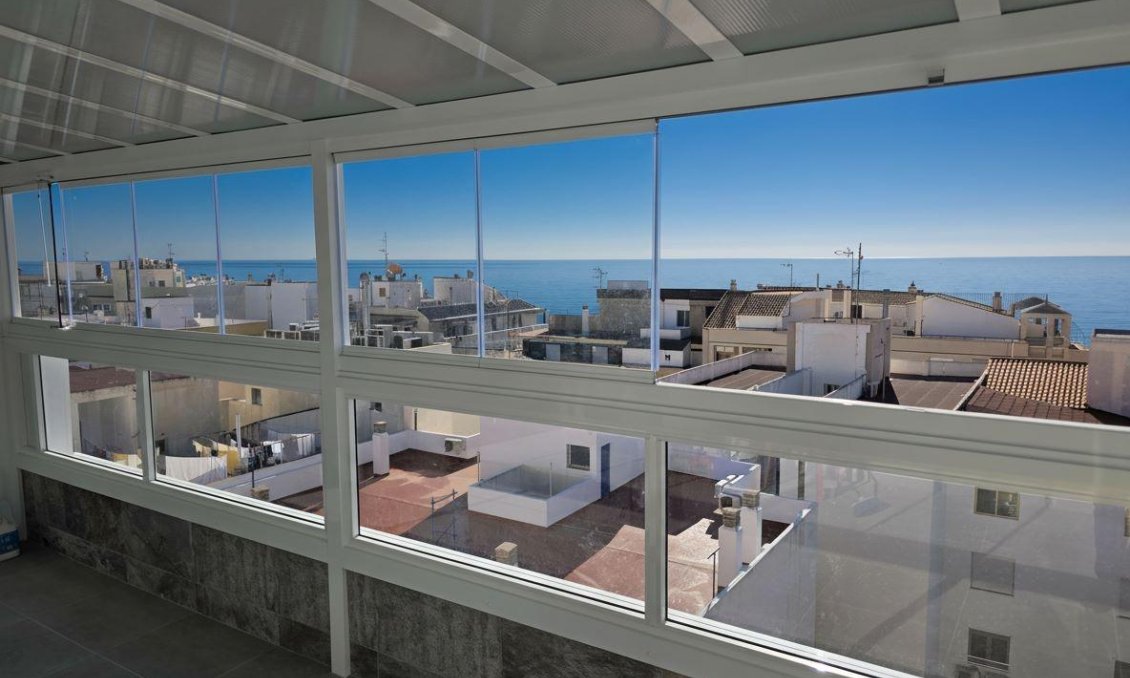 Revânzare - Mansardă -
Torrevieja - Playa del Cura