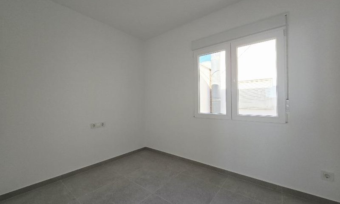 Revânzare - Mansardă -
Torrevieja - Playa del Cura