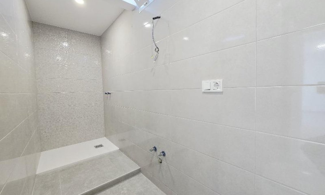 Revânzare - Mansardă -
Torrevieja - Playa del Cura