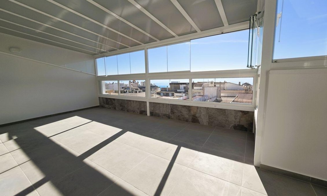 Revânzare - Mansardă -
Torrevieja - Playa del Cura