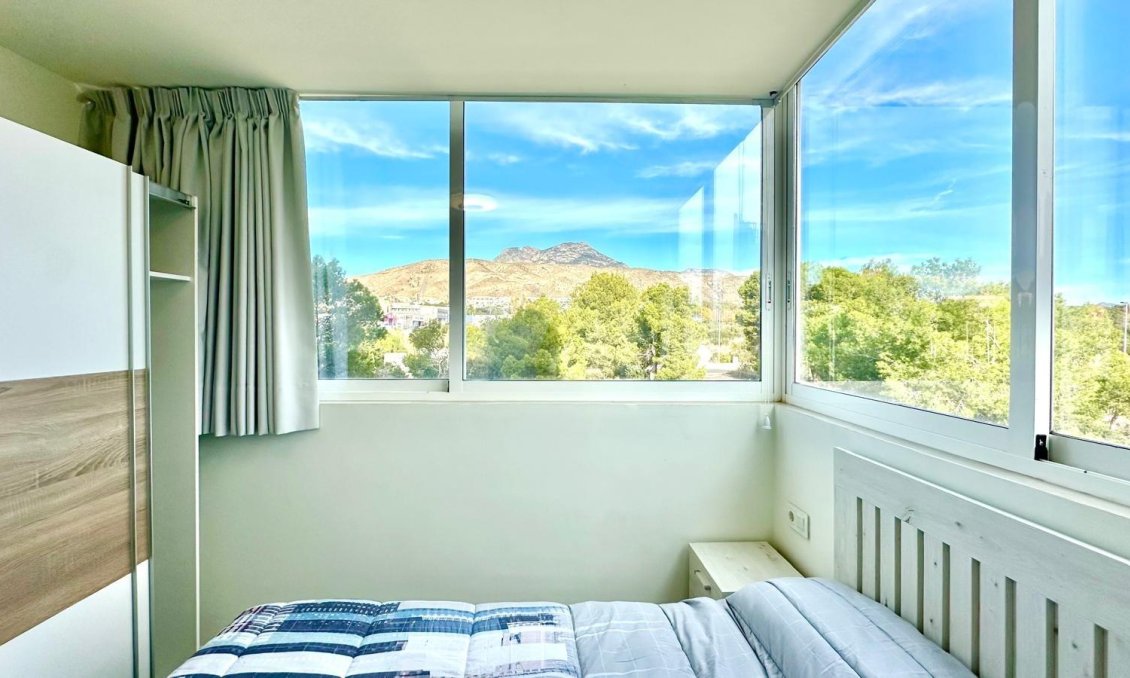 Revânzare - Apartament -
Finestrat