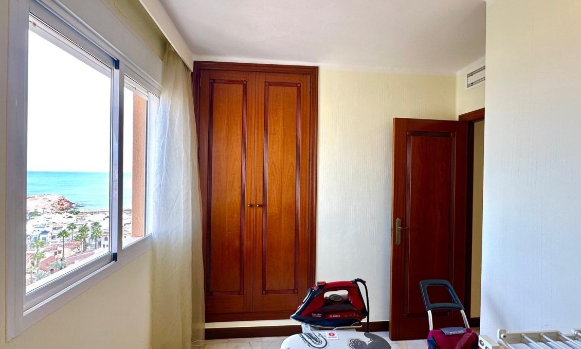 Segunda mano - Apartamento -
Torrevieja - Los Frutales