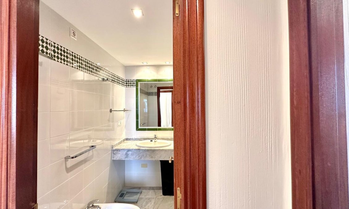 Segunda mano - Apartamento -
Torrevieja - Los Frutales