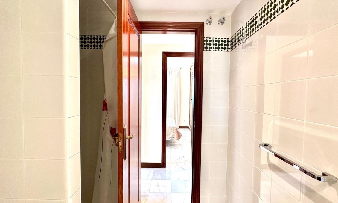 Segunda mano - Apartamento -
Torrevieja - Los Frutales