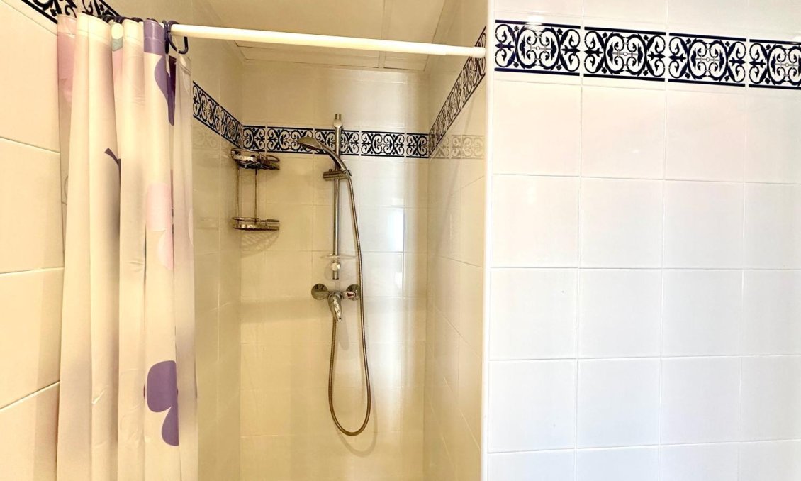 Segunda mano - Apartamento -
Torrevieja - Los Frutales