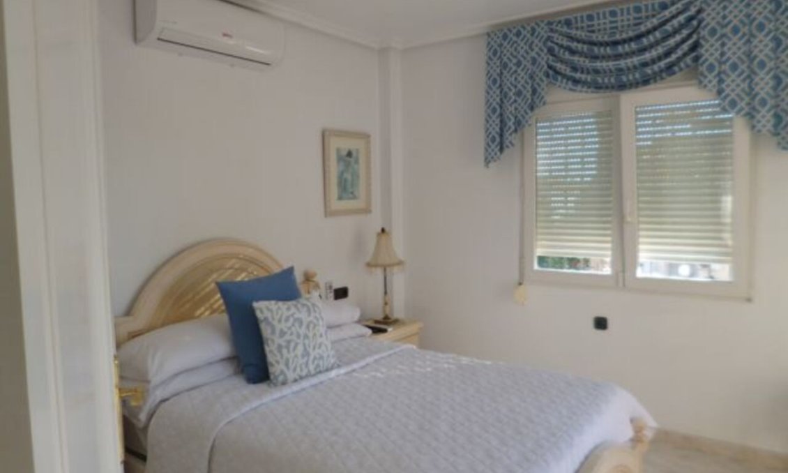 Segunda mano - Villa -
Playa Flamenca - Costa Blanca