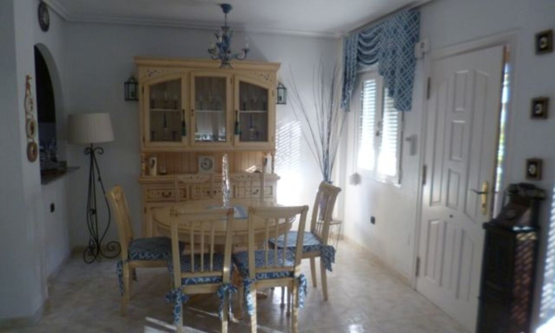 Segunda mano - Villa -
Playa Flamenca - Costa Blanca