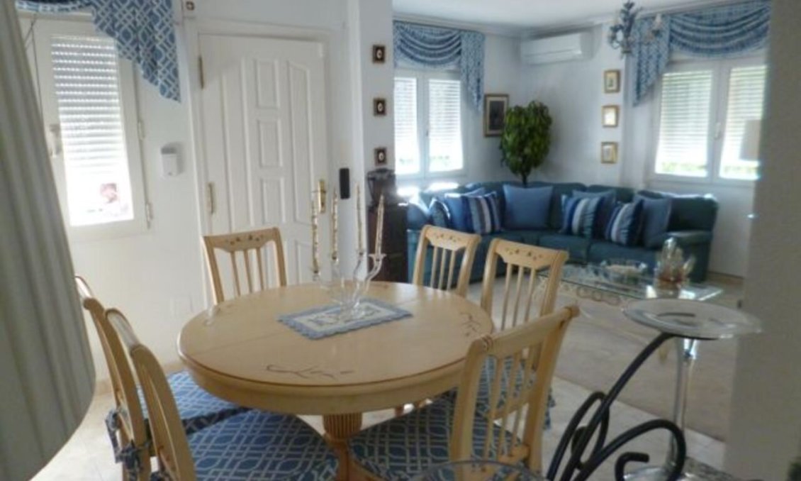 Segunda mano - Villa -
Playa Flamenca - Costa Blanca