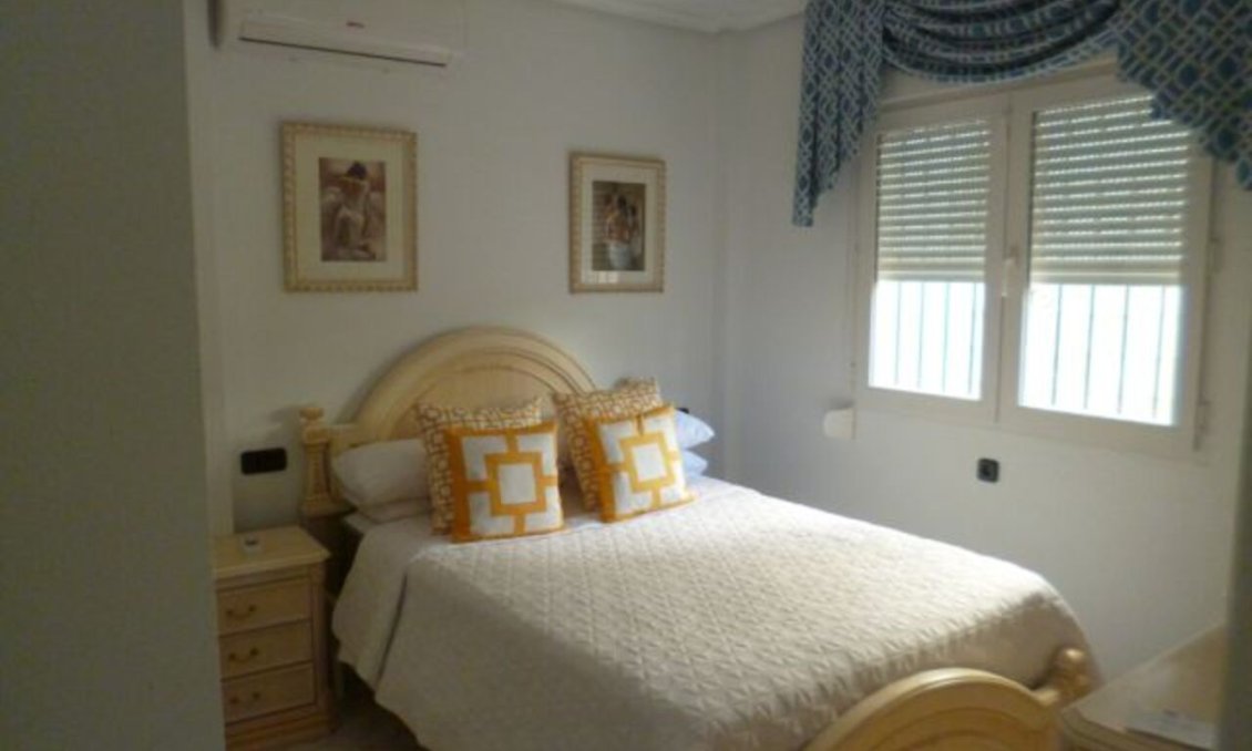 Segunda mano - Villa -
Playa Flamenca - Costa Blanca