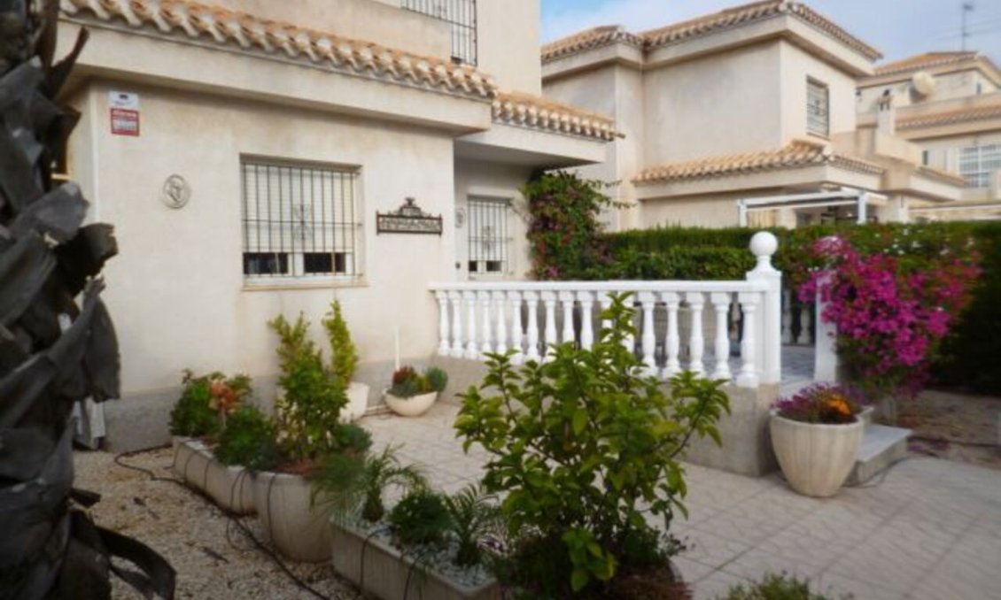 Segunda mano - Villa -
Playa Flamenca - Costa Blanca