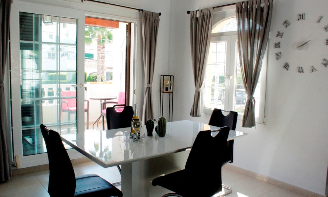 Revânzare - Vilă -
Orihuela Costa - Costa Blanca