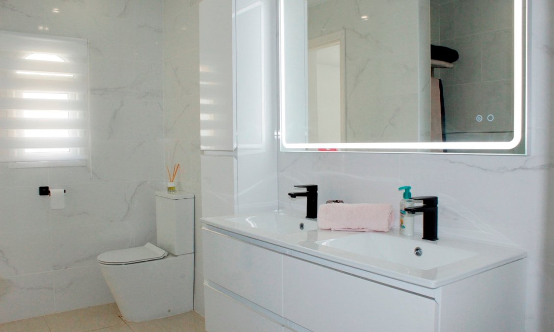 Revânzare - Vilă -
Orihuela Costa - Costa Blanca