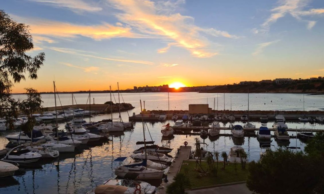 Revânzare - Vilă -
Orihuela Costa - Costa Blanca