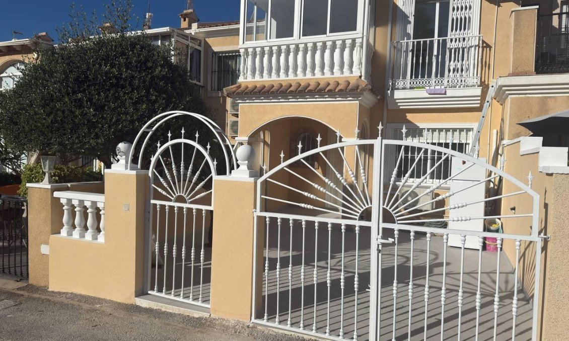 Wiederverkauf - Town House -
Torrevieja - Aguas Nuevas