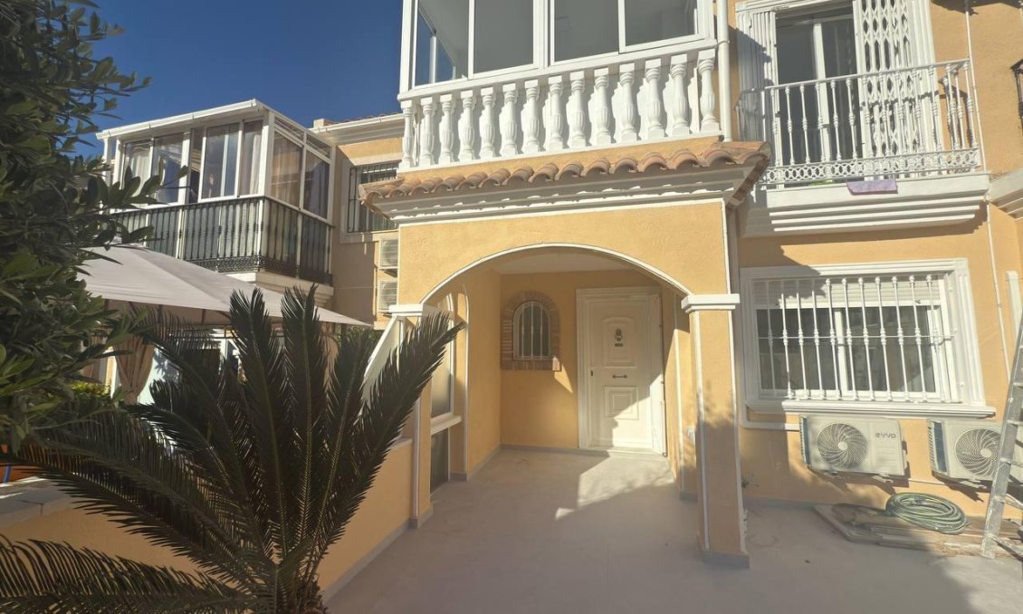 Wiederverkauf - Town House -
Torrevieja - Aguas Nuevas