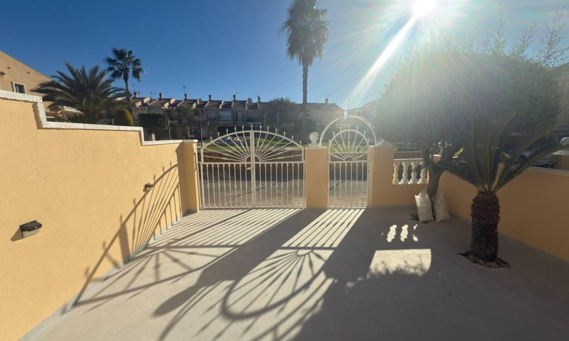 Wiederverkauf - Town House -
Torrevieja - Aguas Nuevas