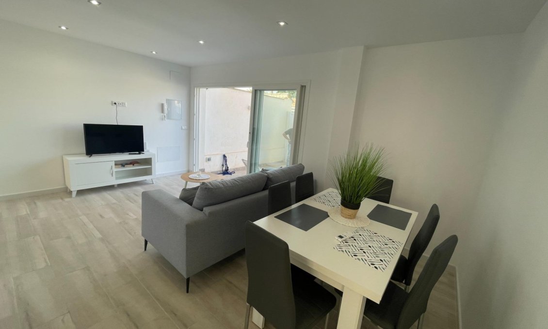 Segunda mano - Bungalow -
Orihuela Costa - La Regia