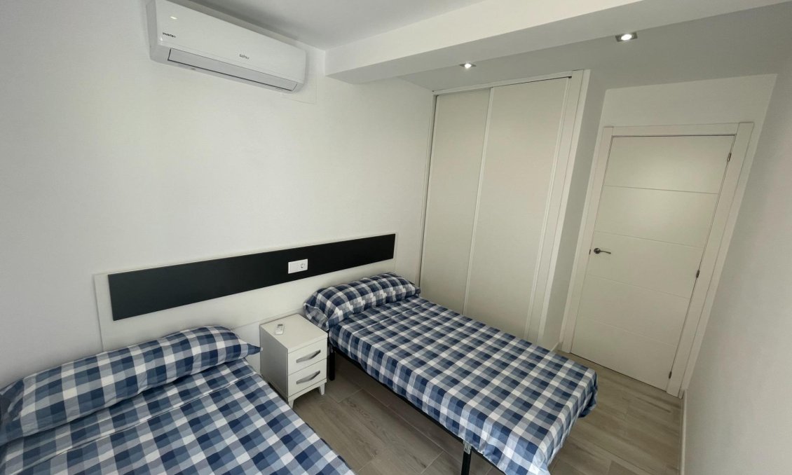 Segunda mano - Bungalow -
Orihuela Costa - La Regia