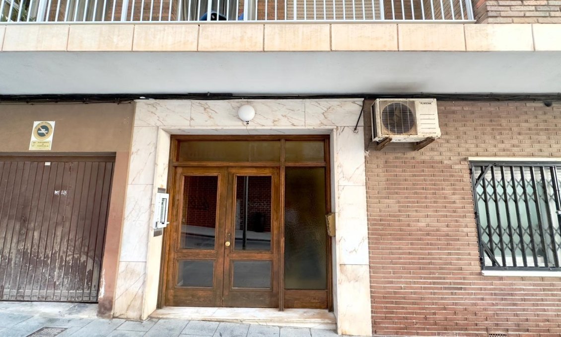 Segunda mano - Apartamento -
Torrevieja