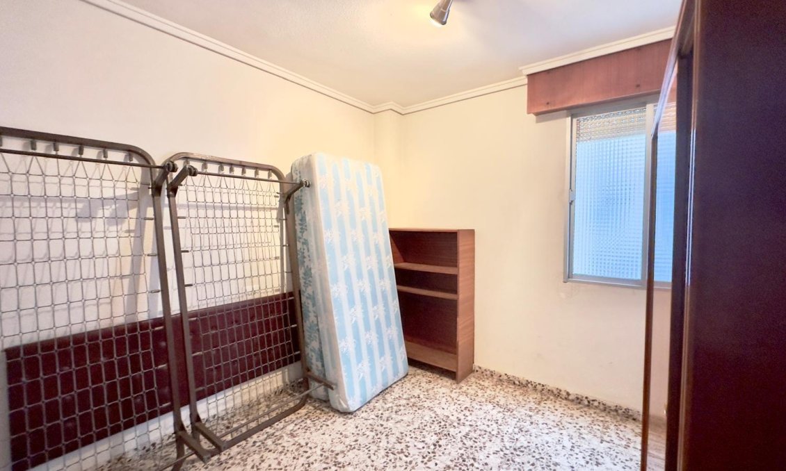 Segunda mano - Apartamento -
Torrevieja