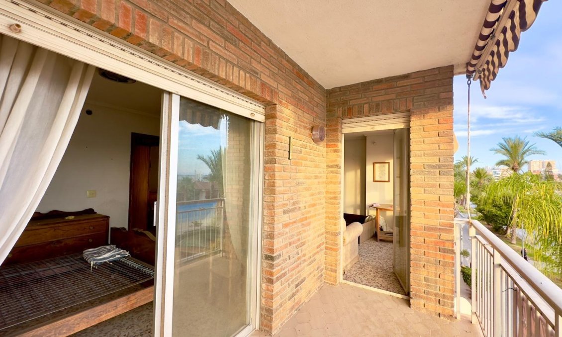 Segunda mano - Apartamento -
Torrevieja