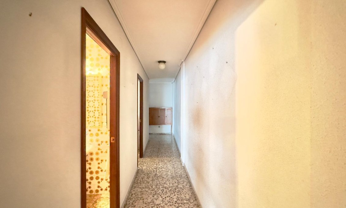 Segunda mano - Apartamento -
Torrevieja