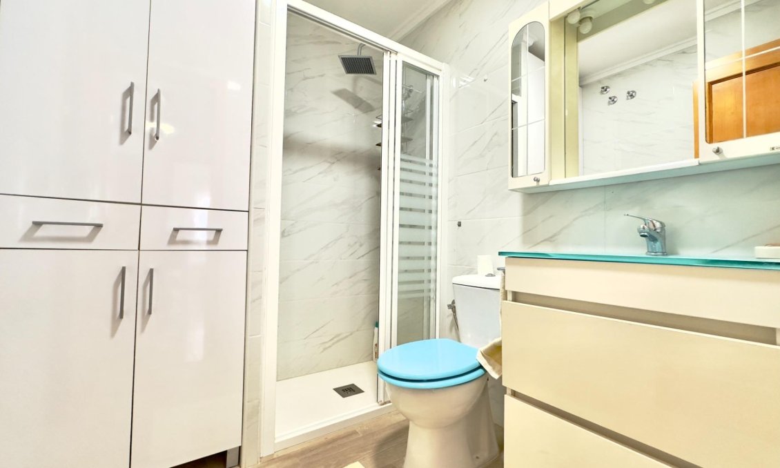 Segunda mano - Apartamento -
Torrevieja - Centro