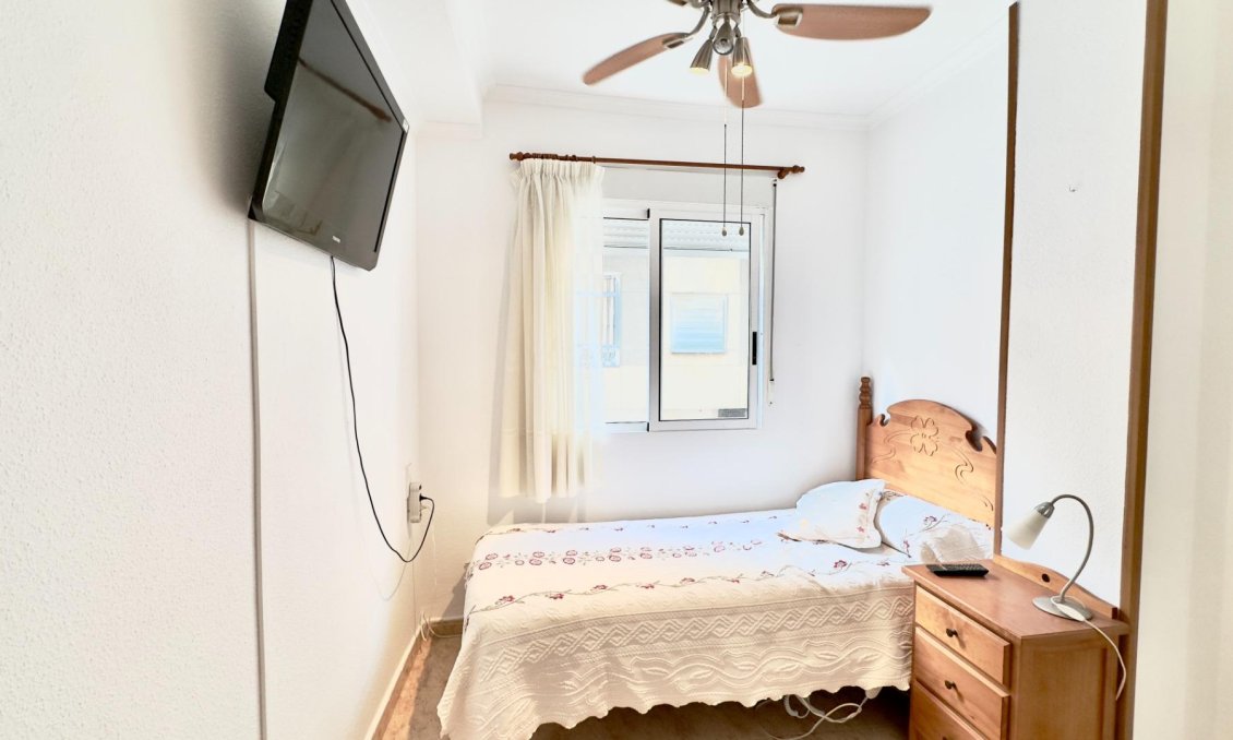 Segunda mano - Apartamento -
Torrevieja - Centro