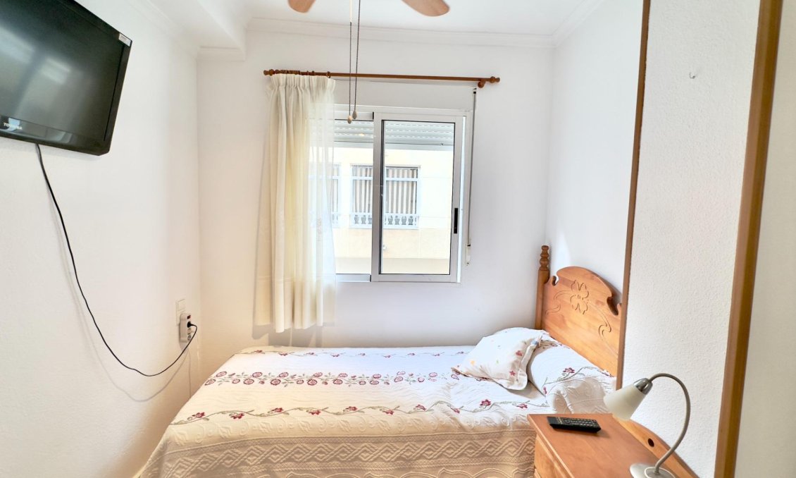 Segunda mano - Apartamento -
Torrevieja - Centro