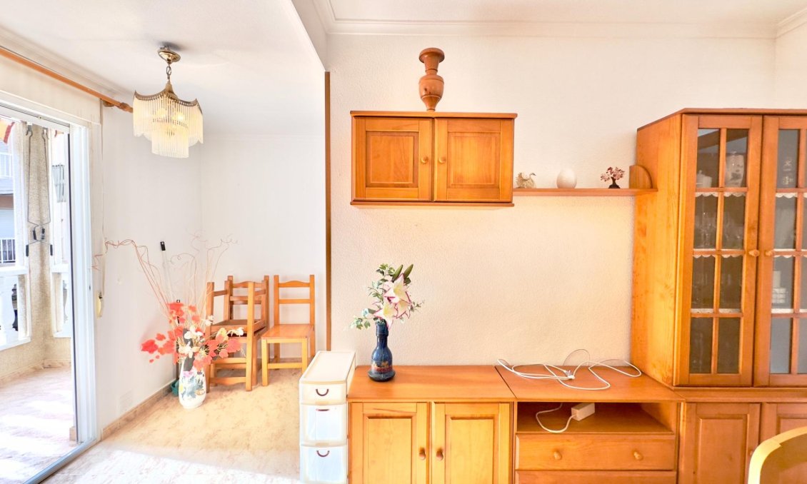 Segunda mano - Apartamento -
Torrevieja - Centro