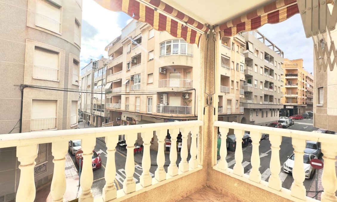Segunda mano - Apartamento -
Torrevieja - Centro