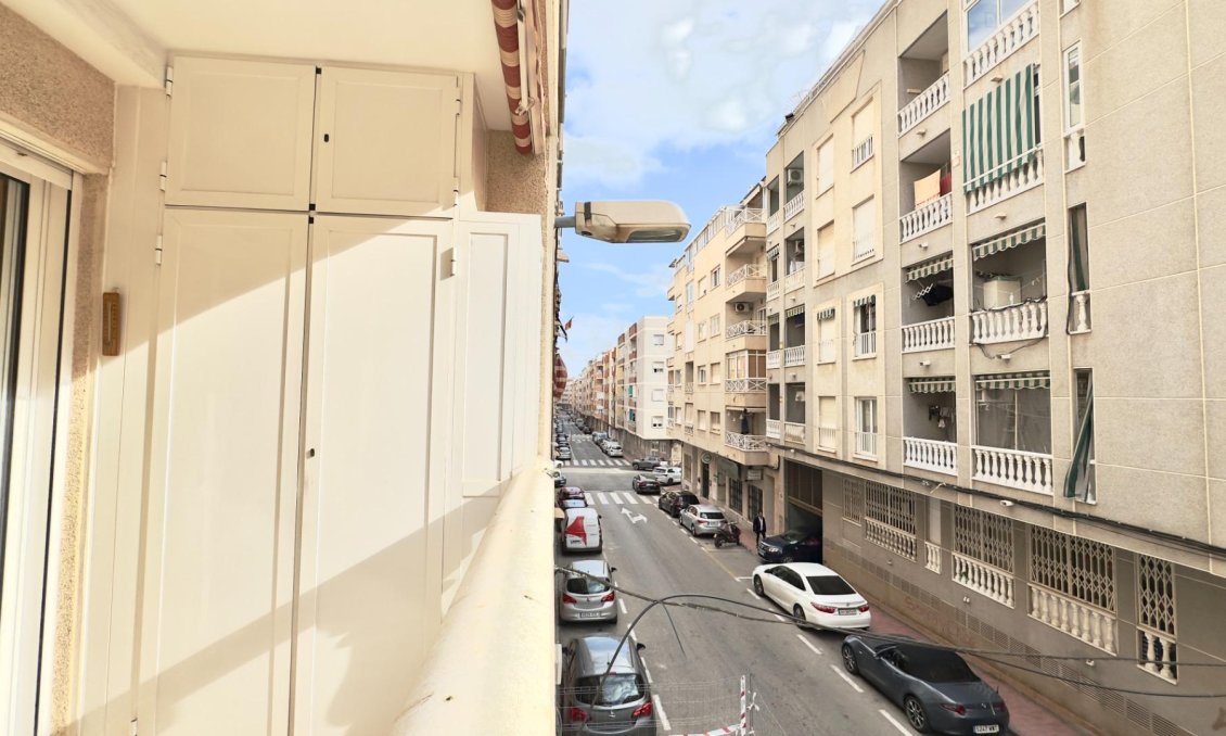 Segunda mano - Apartamento -
Torrevieja - Centro