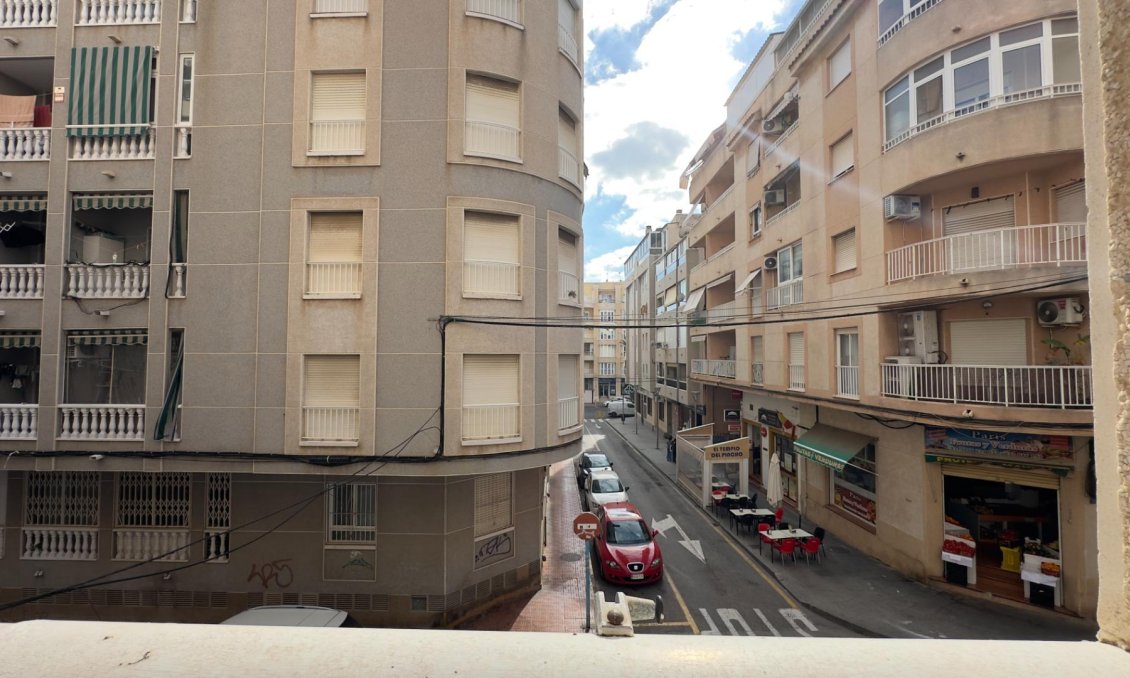 Segunda mano - Apartamento -
Torrevieja - Centro